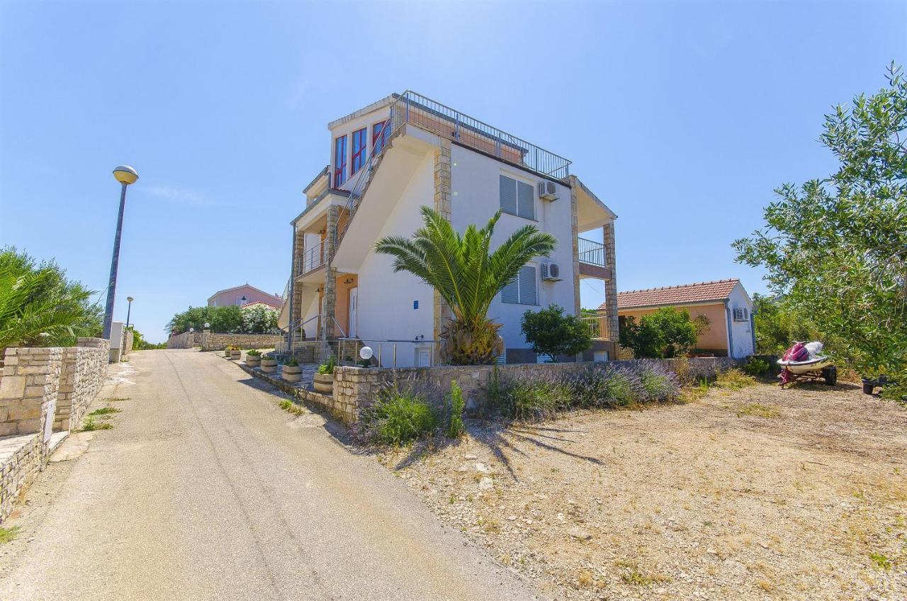 Apartments Kazimir Nečujam Kültér fotó
