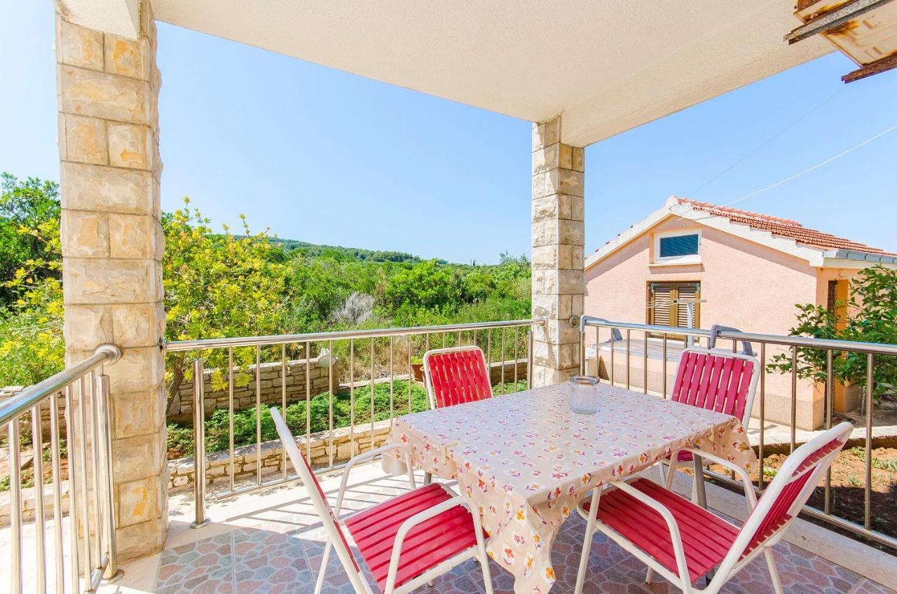 Apartments Kazimir Nečujam Kültér fotó