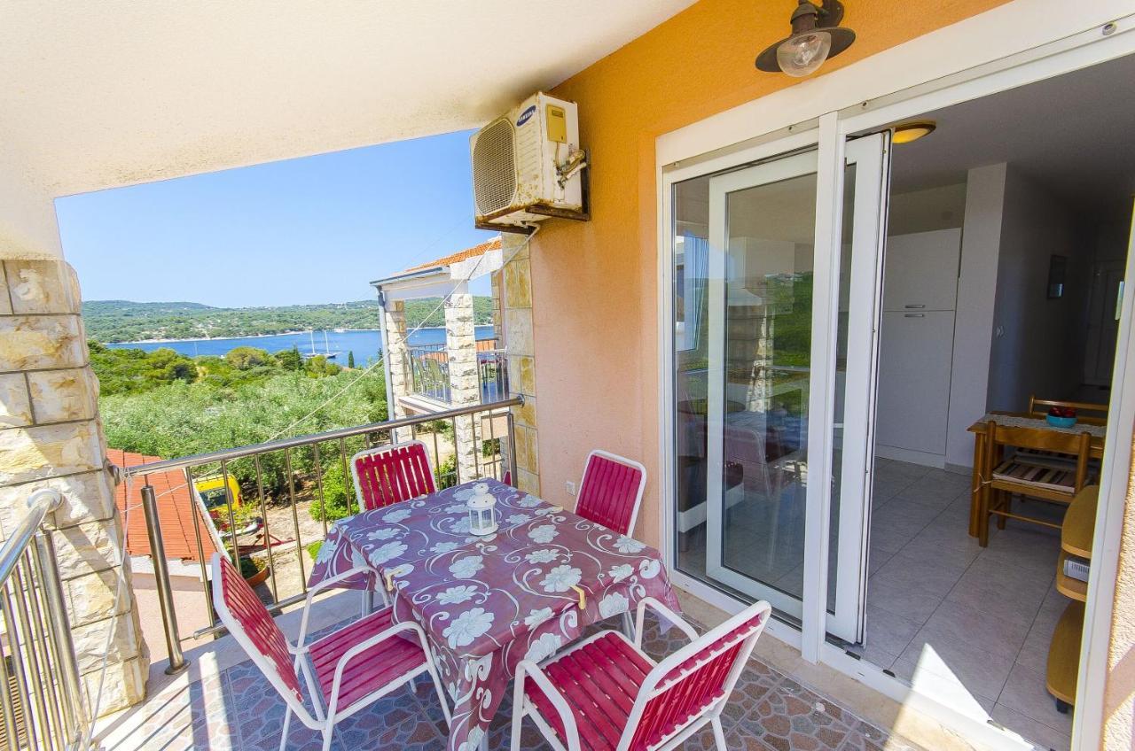 Apartments Kazimir Nečujam Kültér fotó